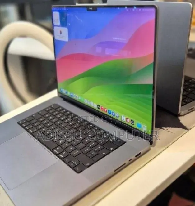 New Laptop Apple MacBook Pro 2021 M1 32GB Apple M1 Pro SSD 512GB