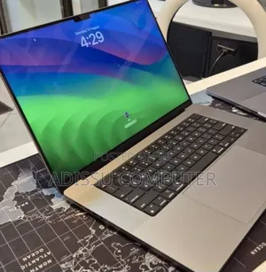 New Laptop Apple MacBook Pro 2021 M1 32GB Apple M1 Pro SSD 512GB