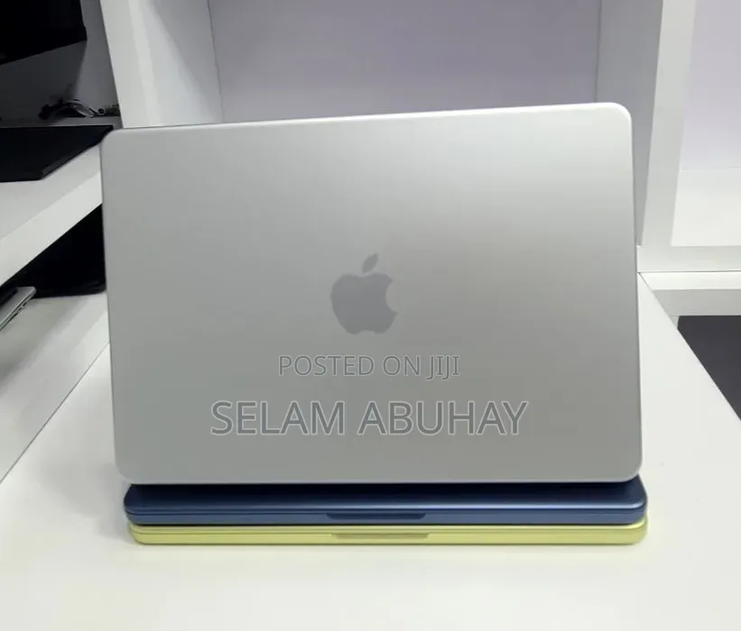 New Laptop Apple MacBook 8GB Apple M5 SSD 256GB