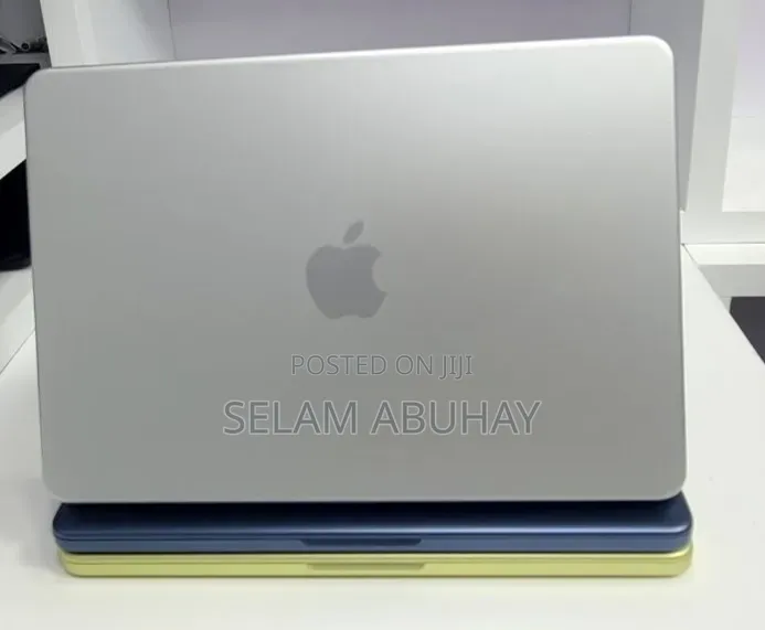 New Laptop Apple MacBook 8GB Apple M5 SSD 256GB