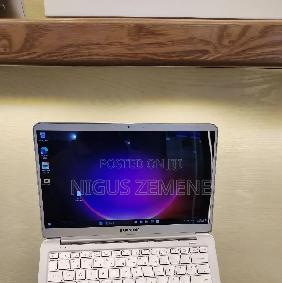New Laptop Samsung Galaxy Book 2 8GB Intel Core i7 SSD 256GB