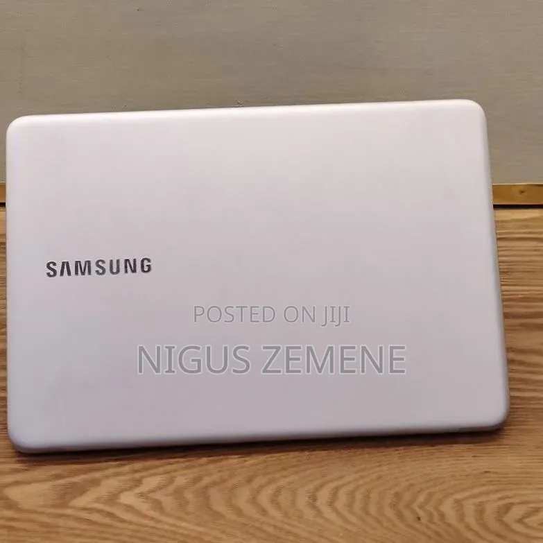 New Laptop Samsung Galaxy Book 2 8GB Intel Core i7 SSD 256GB