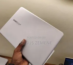 New Laptop Samsung Galaxy Book 2 8GB Intel Core i7 SSD 256GB