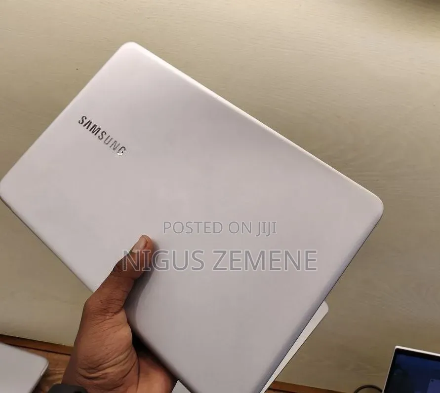New Laptop Samsung Galaxy Book 2 8GB Intel Core i7 SSD 256GB
