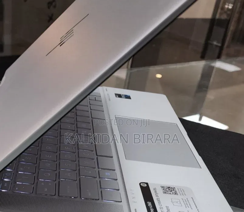 New Laptop HP Envy 13 16GB Intel Core i5 SSD 512GB