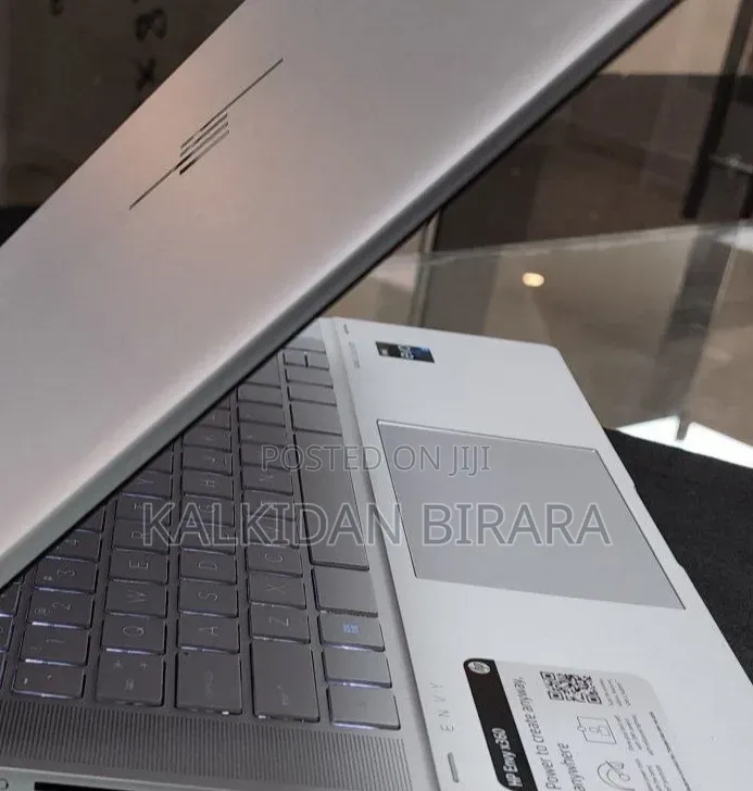 New Laptop HP Envy 13 16GB Intel Core i5 SSD 512GB