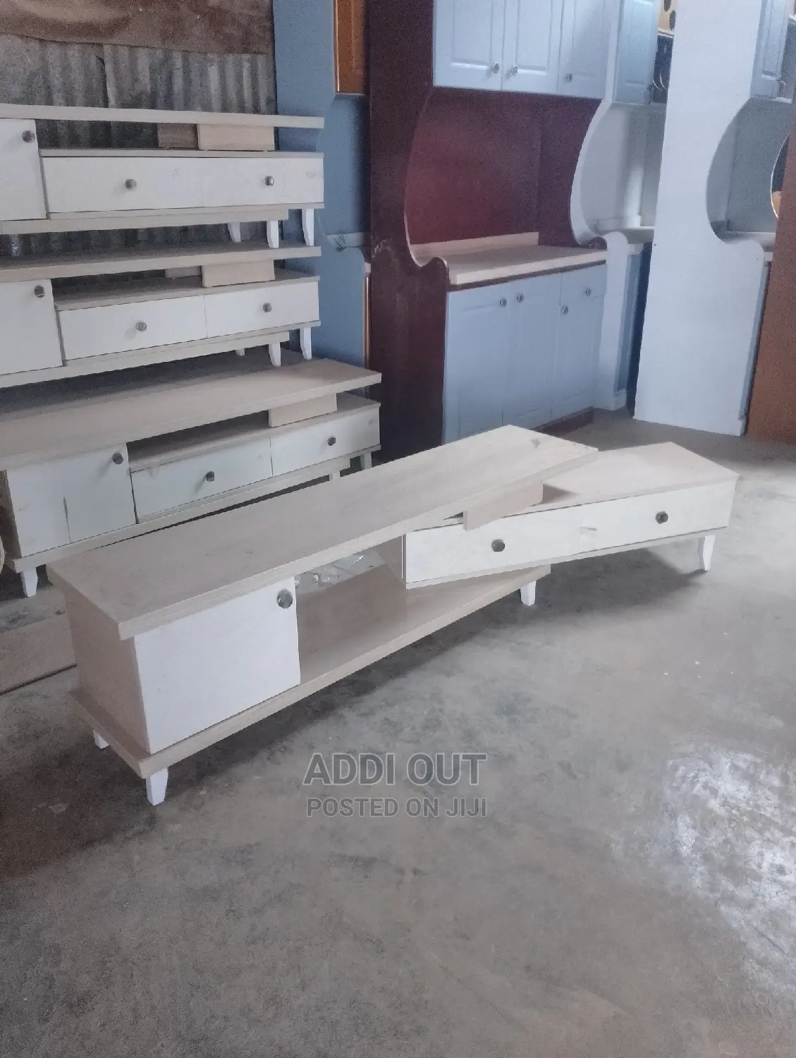 ላምኔት ቲቪ ማስቀመጫ/Laminate Tv Stand