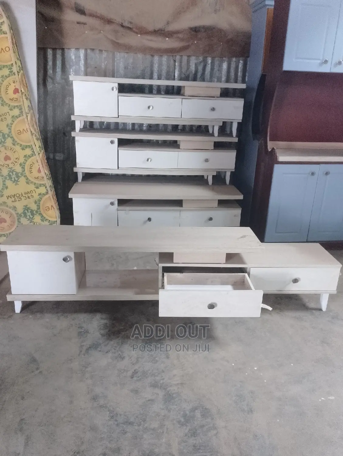 ላምኔት ቲቪ ማስቀመጫ/Laminate Tv Stand