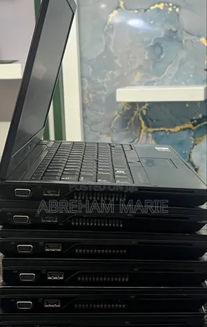 Laptop Dell Latitude E4300 4GB Intel Core i5 SSD 256GB