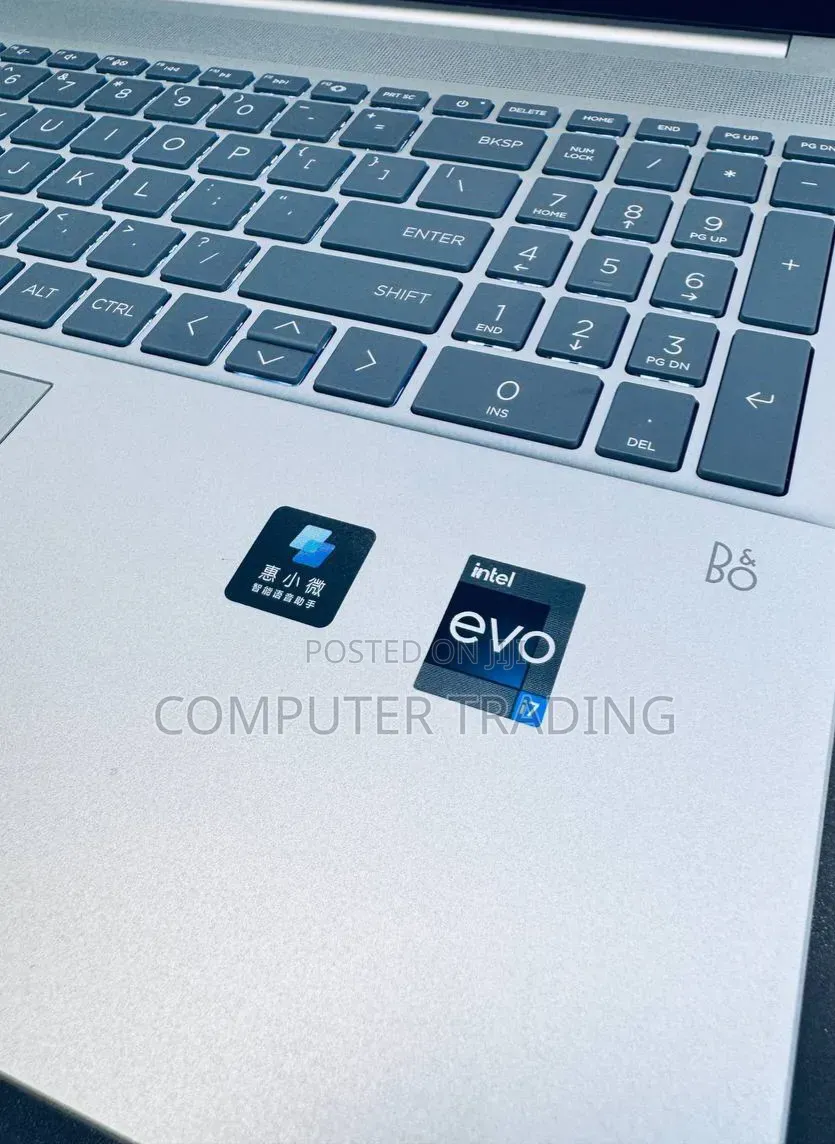 New Laptop HP Pavilion 17 16GB Intel Core i7 SSD 1T