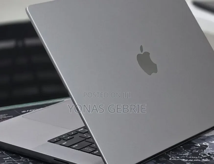New Laptop Apple MacBook Pro 2023 M2 16GB Apple M2 SSD 1T