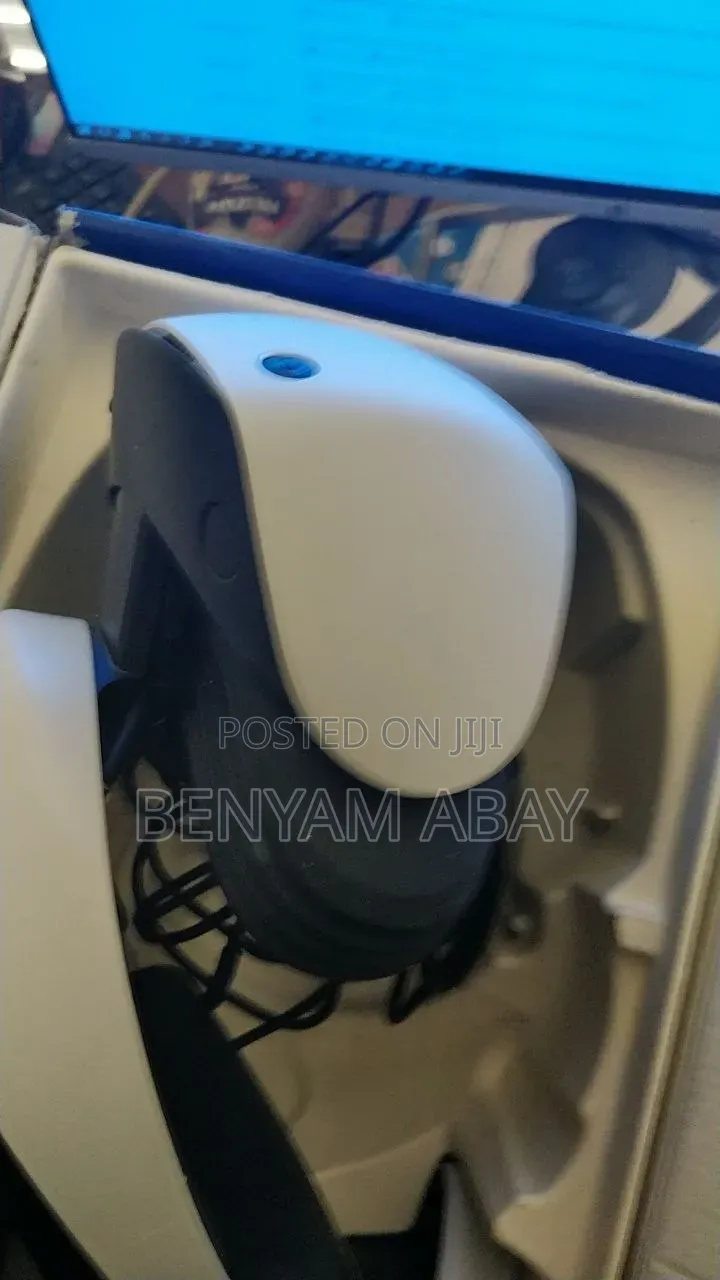 PlayStation 5 PSVR2 ( Controllers Not Included , Works With Any)
