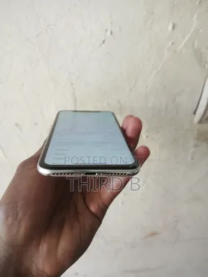 Apple iPhone X 64 GB White
