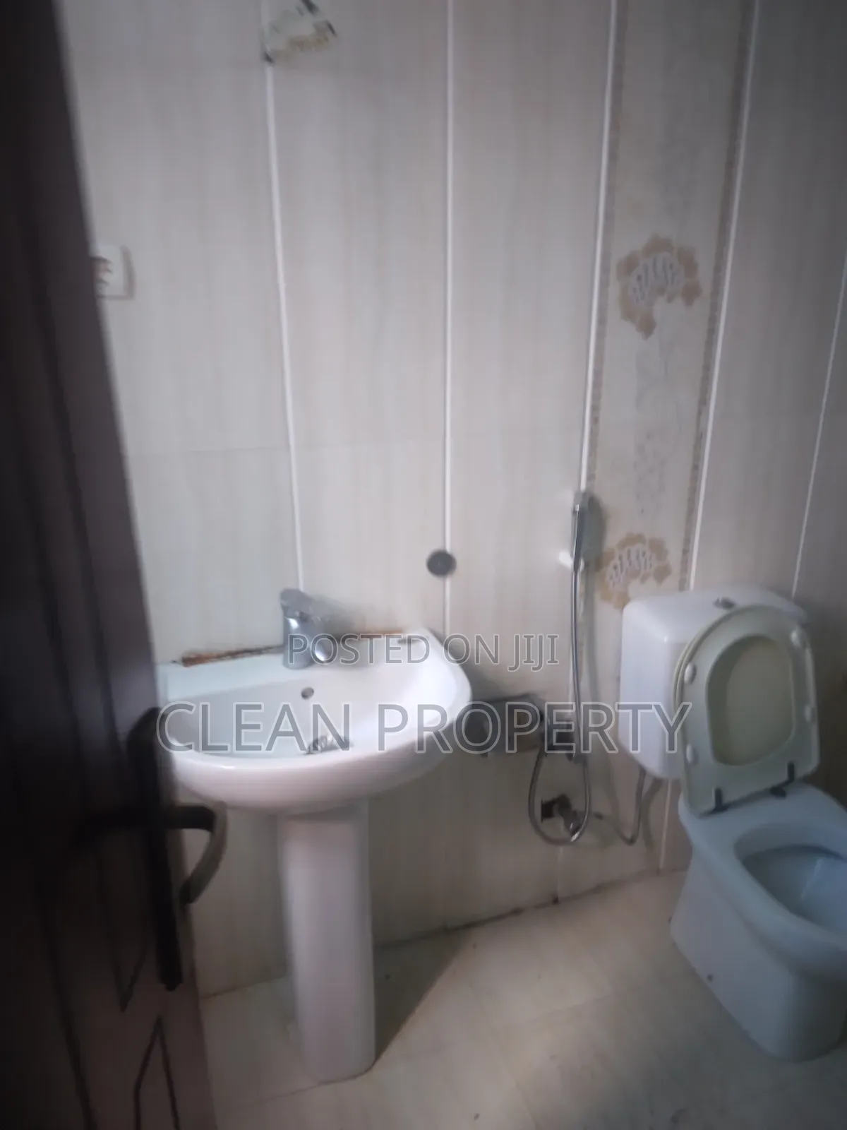 2bdrm Apartment in Clean Properties, Bole for rent