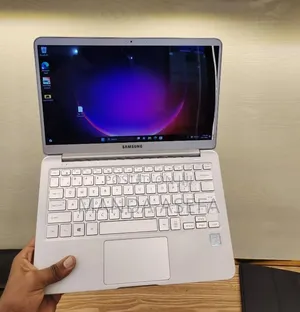 New Laptop Samsung 8GB Intel Core i7 SSD 256GB
