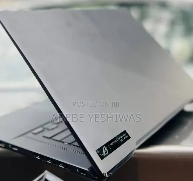 New Laptop Asus ROG Zephyrus M16 16GB Intel Core i7 SSD 512GB