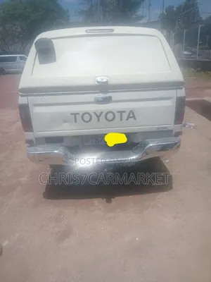 Toyota Hilux 2.5 Cab 2005 White