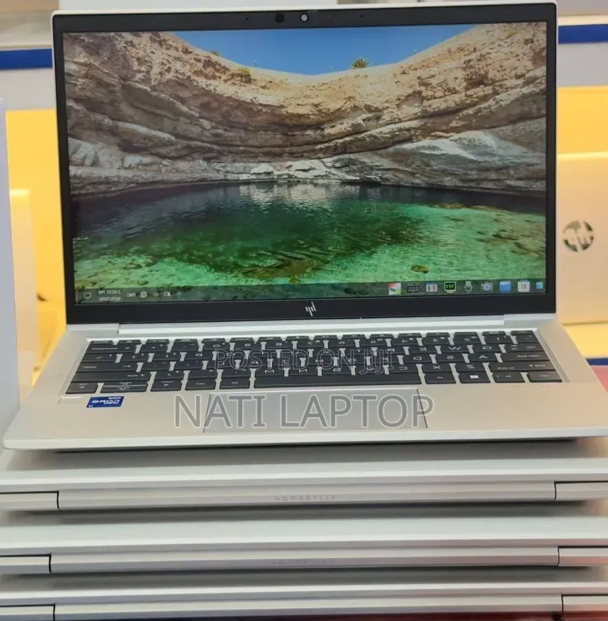 New Laptop HP EliteBook 830 G8 8GB Intel Core i7 SSD 512GB