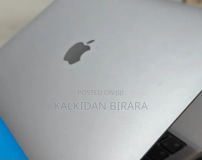 New Laptop Apple MacBook Pro 2022 M2 8GB Apple M2 SSD 256GB