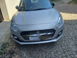 Suzuki Swift 2022 Silver