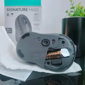 Logitech Signature M650 Wireless Mouse