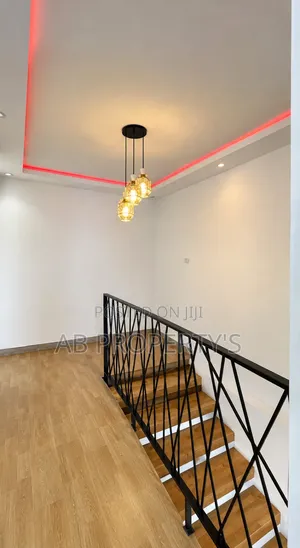 2bdrm Duplex in አያት ክብር ደመና, Bole for sale