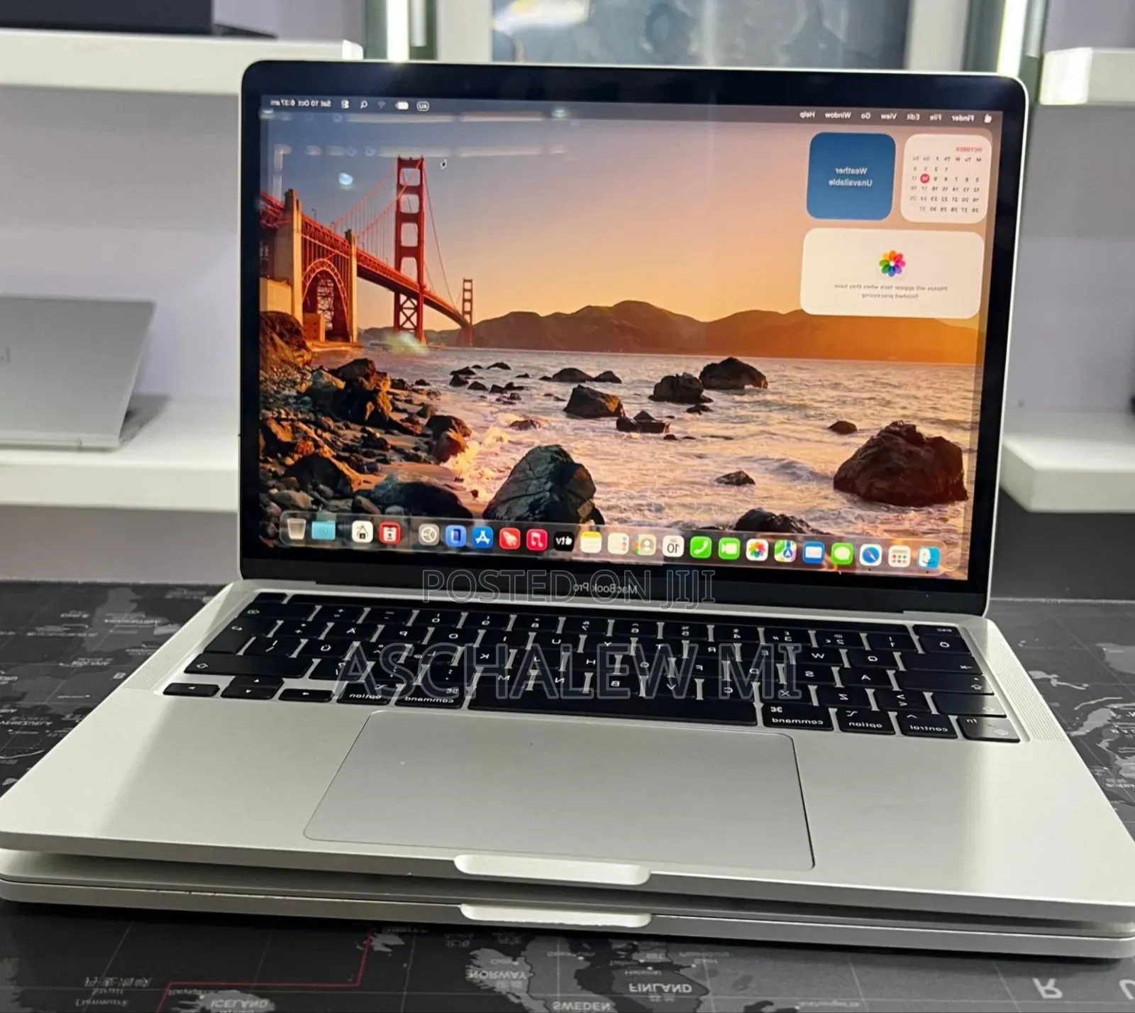 New Laptop Apple MacBook Pro 2022 M2 16GB Apple M2 SSD 256GB