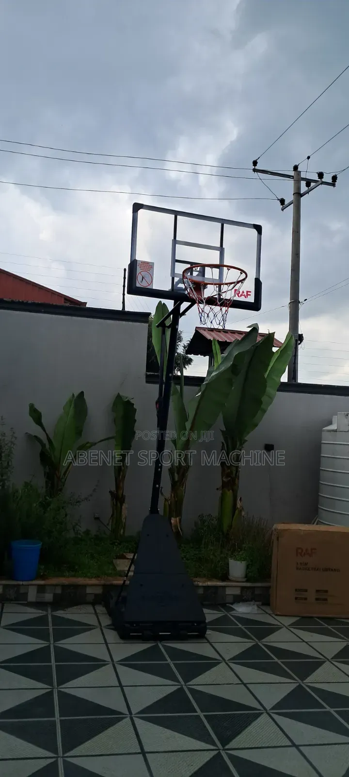 ዘመናዊ Raf Adjustable Basketball Stand