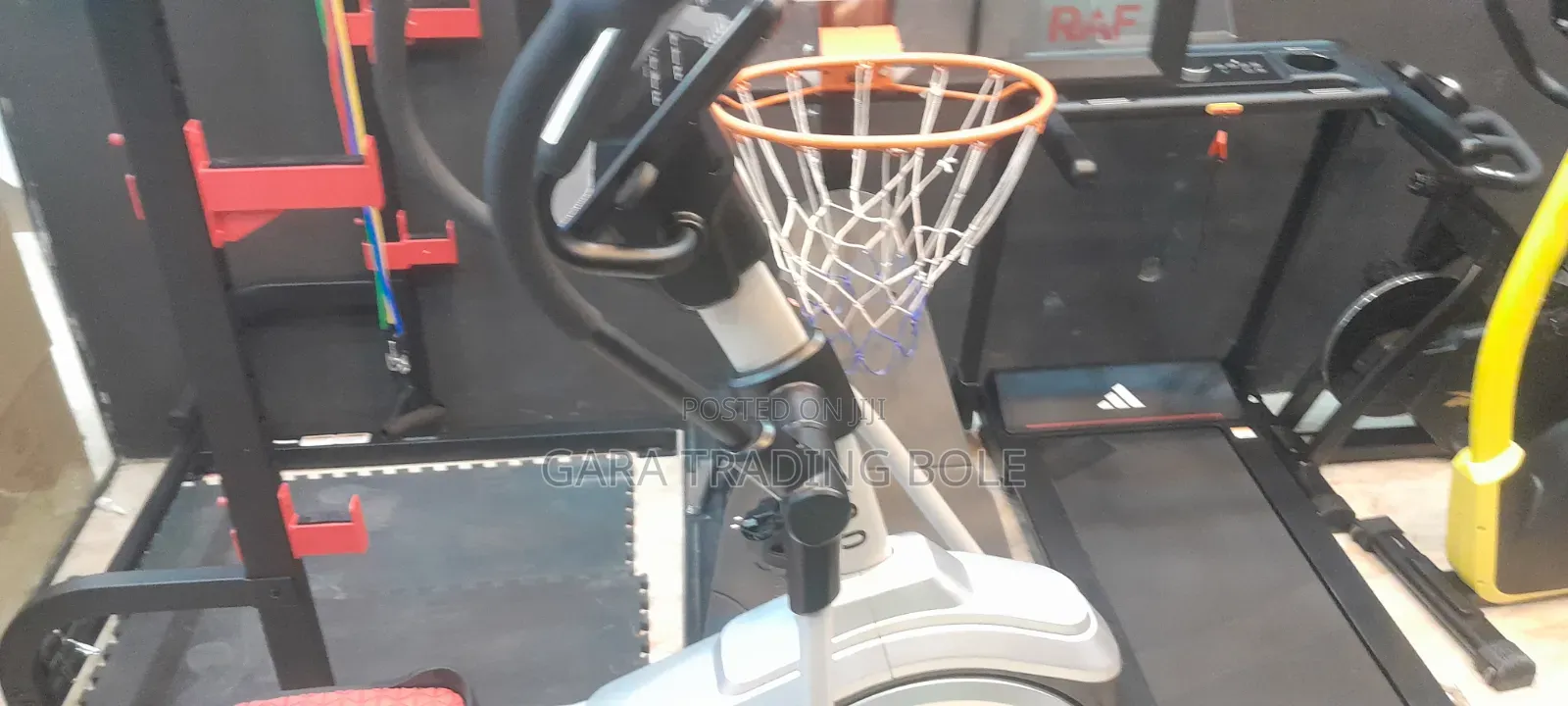 ጠንካራና ተንቀሳቃሽ የቅርጫት ኳስ መጫወቻ