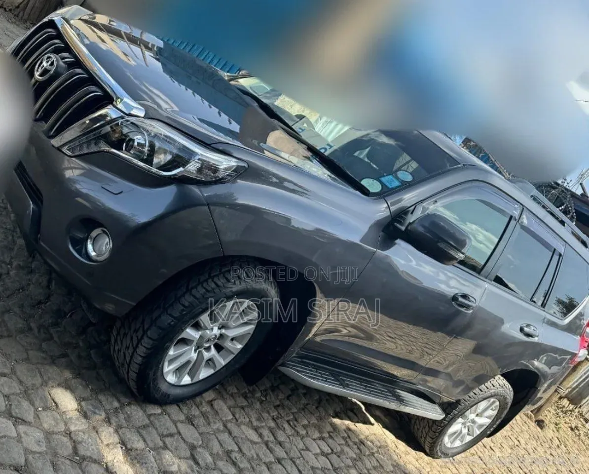 Toyota Land Cruiser Prado 2.8 D-4D 2014 Gray