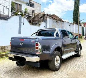 Toyota Hilux 2014 Black