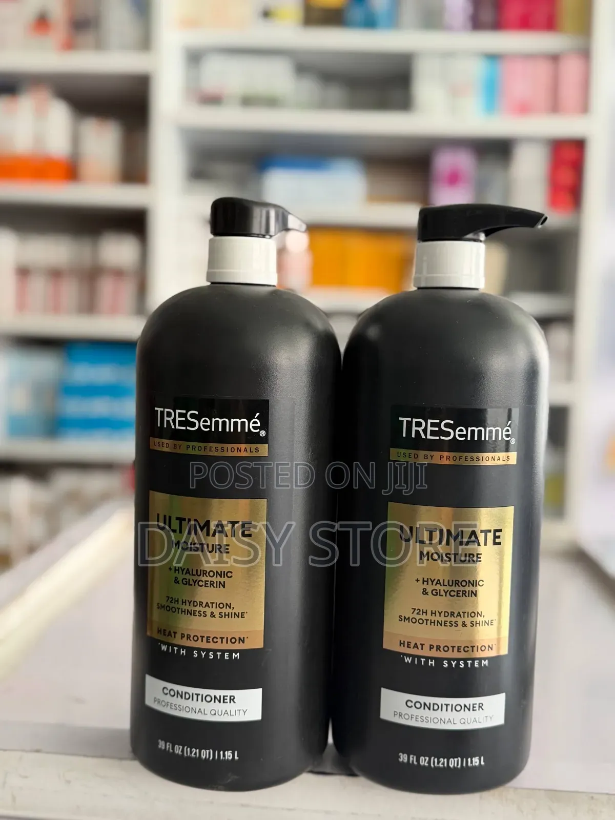 TRESemmé Ultimate Moisture Conditioner (1.15L)