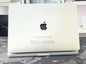 New Laptop Apple MacBook Pro 2022 M2 16GB Intel SSD 256GB