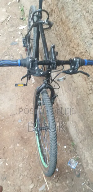 Bike Used የሚገዛ ቀለም የደረበ