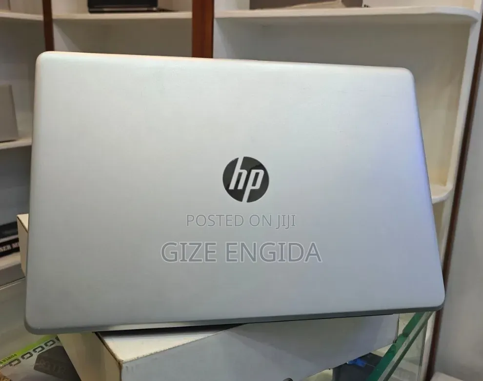 New Laptop HP Pavilion 14 8GB Intel Core i5 SSD 256GB