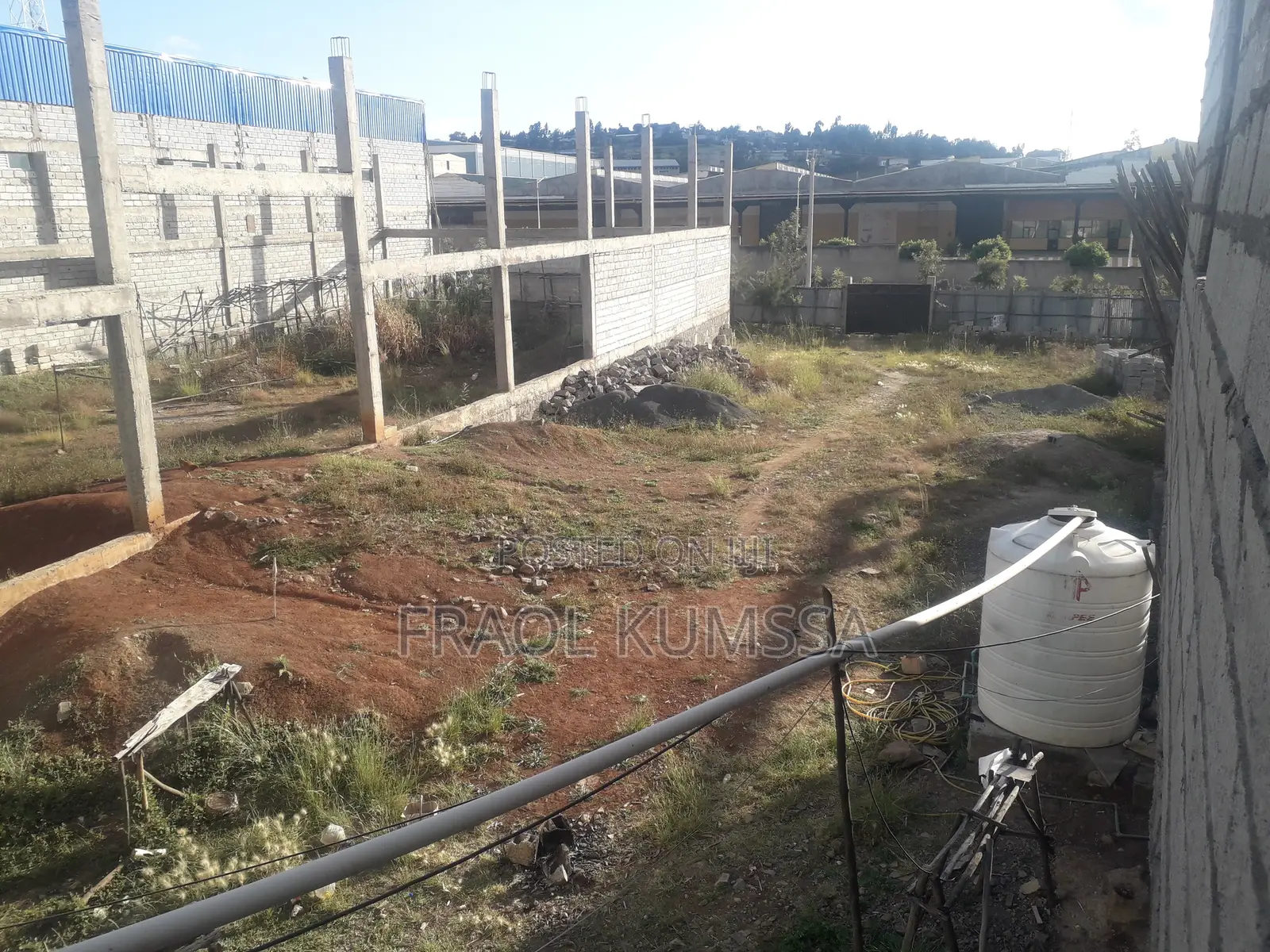 በአለም ገና ሰፊ የንግድ ግቢ ከመጋዘን ጋር ለኪራይ