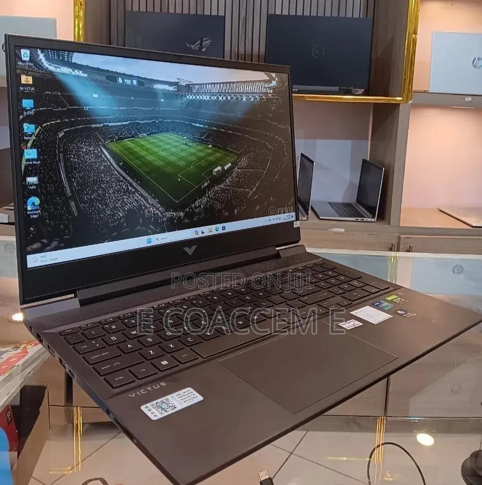 New Laptop HP Victus 16 16GB Intel Core i7 SSD 1T