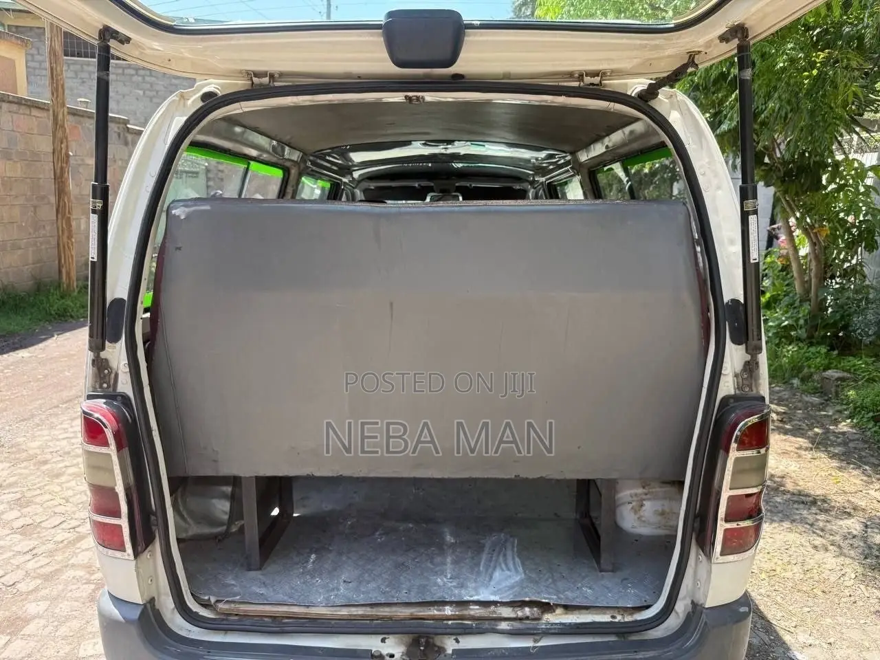 Toyota HiAce 2008 White