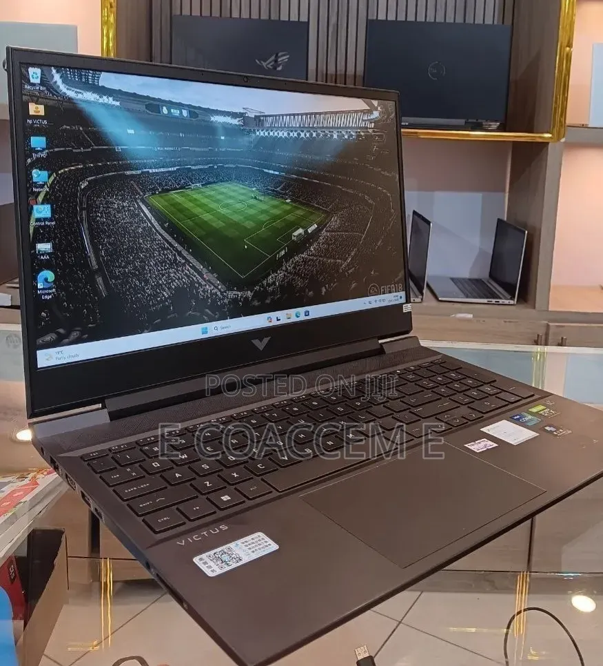 New Laptop HP Victus 16 16GB Intel Core i7 SSD 1T