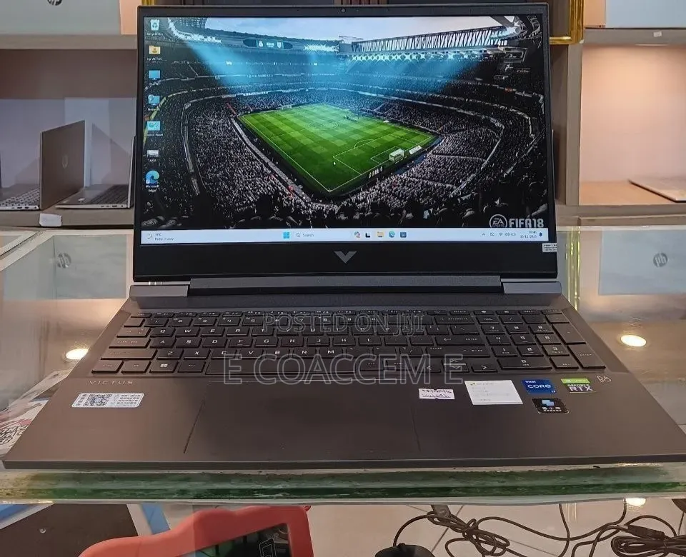 New Laptop HP Victus 16 16GB Intel Core i7 SSD 1T