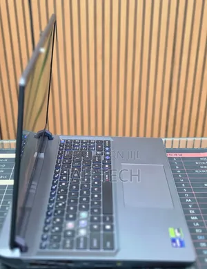 New Laptop MSI Vector GP66HX 12UGS 32GB Intel Core i9 SSD 1T