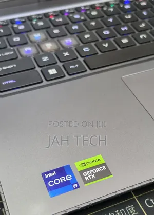 New Laptop MSI Vector GP66HX 12UGS 32GB Intel Core i9 SSD 1T