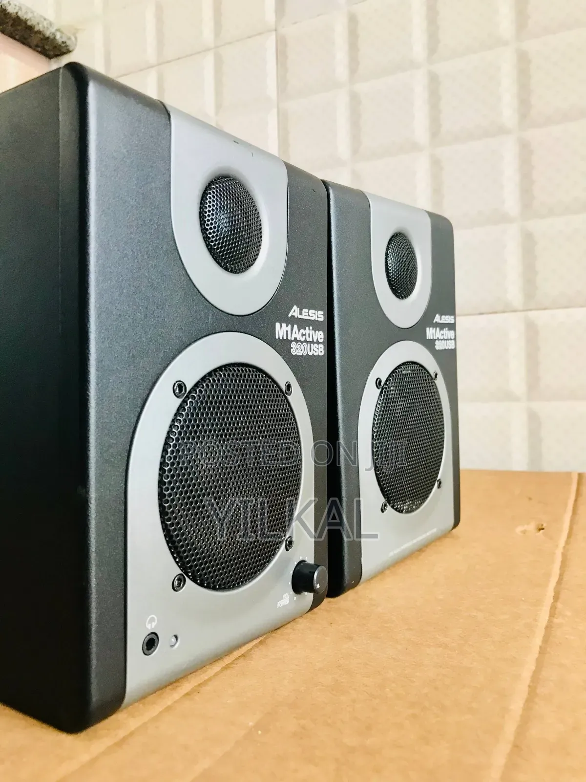 Alesis M1 Active 320 USB Studio Monitors