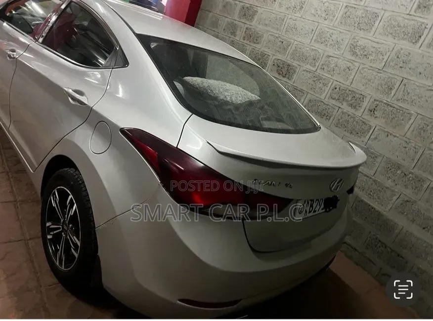 Hyundai Elantra 2012 Silver