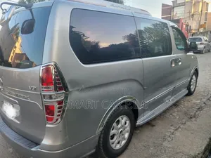 Hyundai H200 2016 Silver