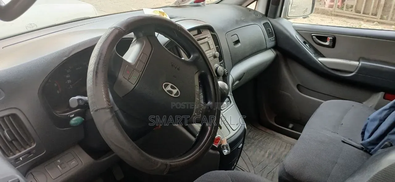 Hyundai H200 2016 Silver