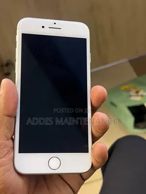 Apple iPhone 8 64 GB Gold