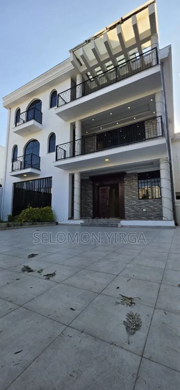 10bdrm House in Adis Ababa, Bole for sale