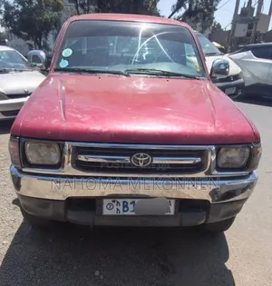 Toyota Hilux 2003 Red