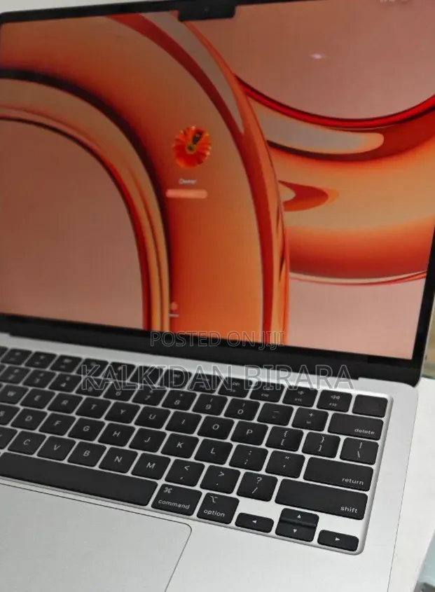New Laptop Apple MacBook Air 2022 M2 32GB Apple M2 SSD 256GB